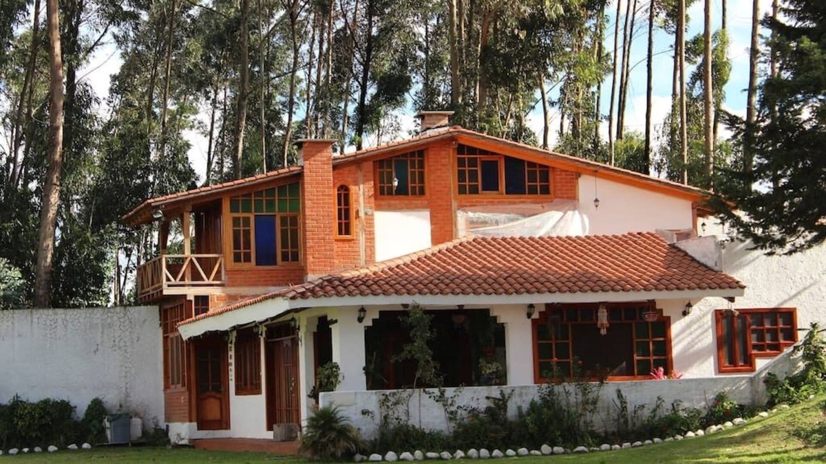 Quito Ski Chalet | BEAUTIFUL COUNTRY HOUSE NEAR COTIPAXI, PASOCHOA, INTISANA VOLCANOES