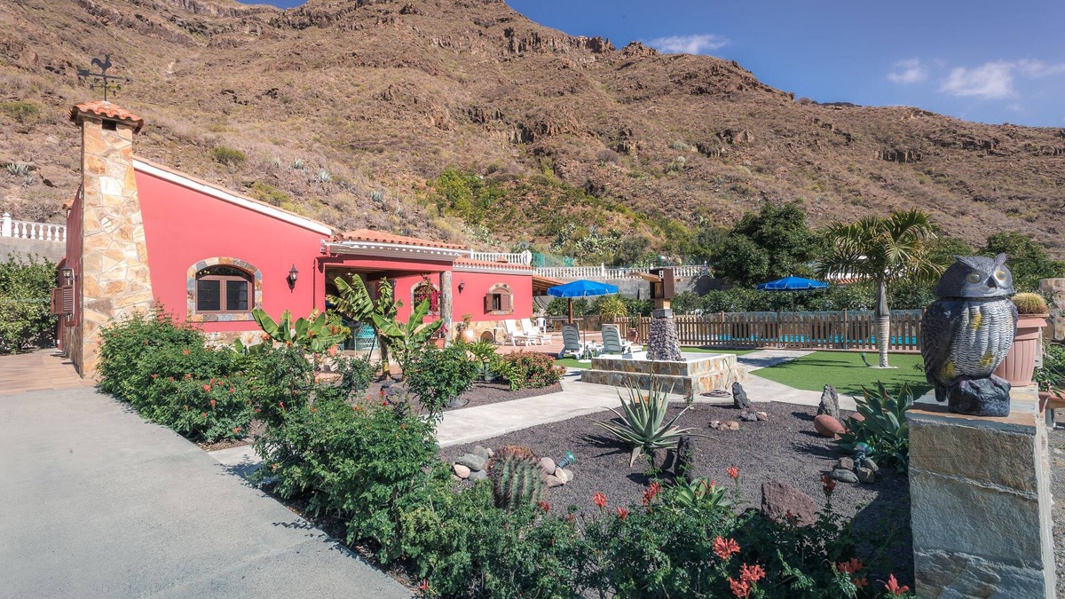 San Bartolome de Tirajana Villa | Beautiful country house with private pool in the south of Gran Canaria. perfect families