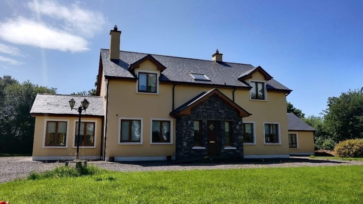 Beaufort House | Beautiful Countryside With A Spectacular View Of The Mountains