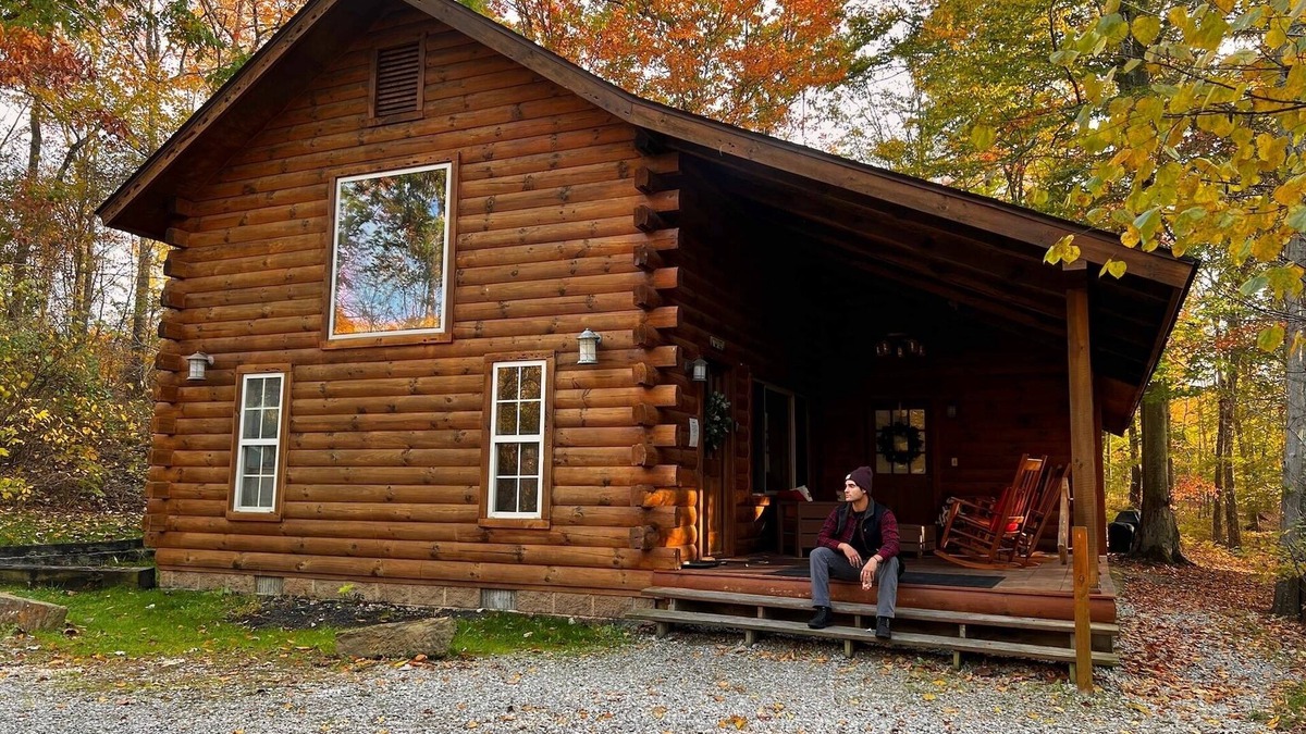 Logan Cabin | Beautiful, cozy cabin in the Hocking Hills!