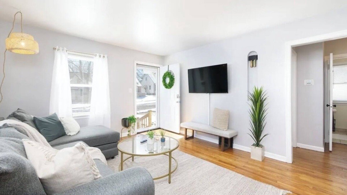 Garfield Heights House | Beautiful Cozy Bungalow & Office