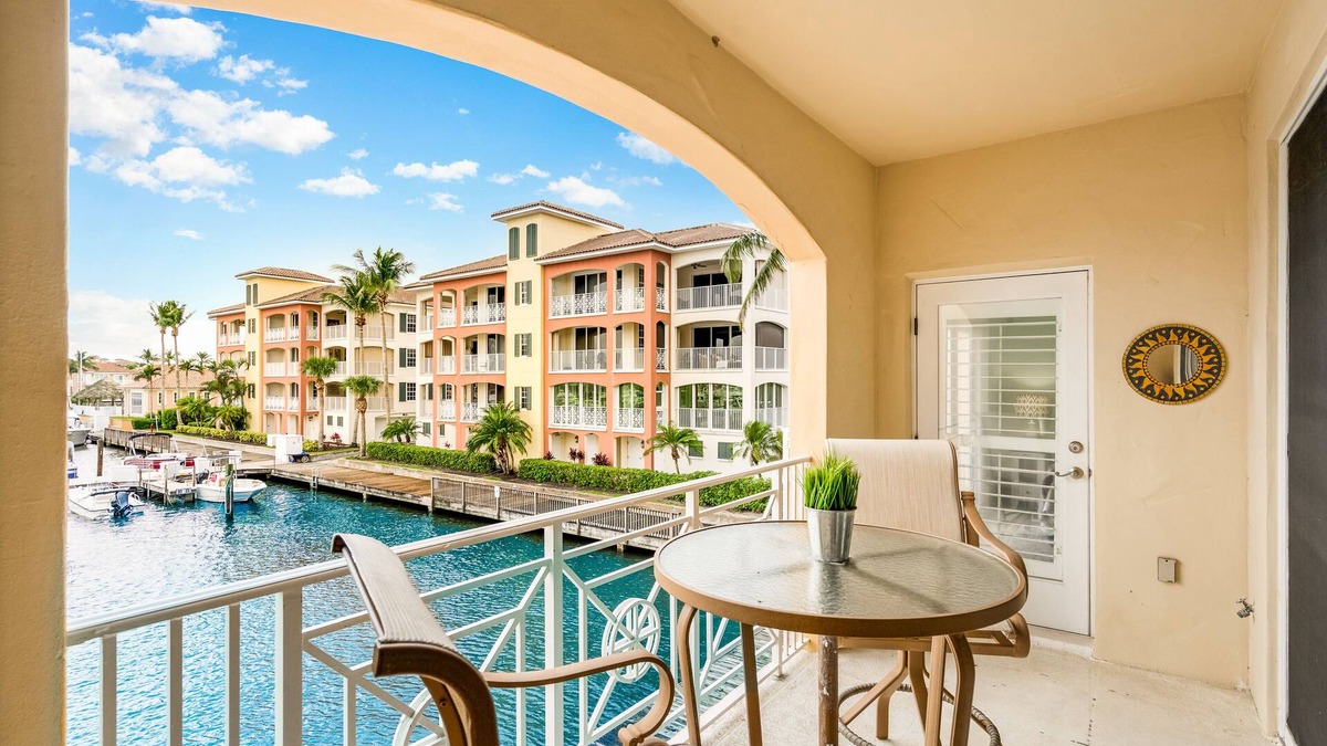 Grand Harbor Condo | Beautiful & Cozy Vero Beach Condo - over looking the marina of Grand Harbor