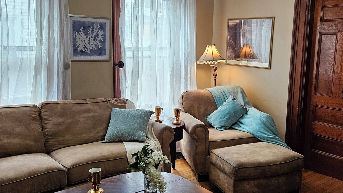 Bangor House | Beautiful, Cozy Victorian B & B in historic Bangor with WiFi and AC
