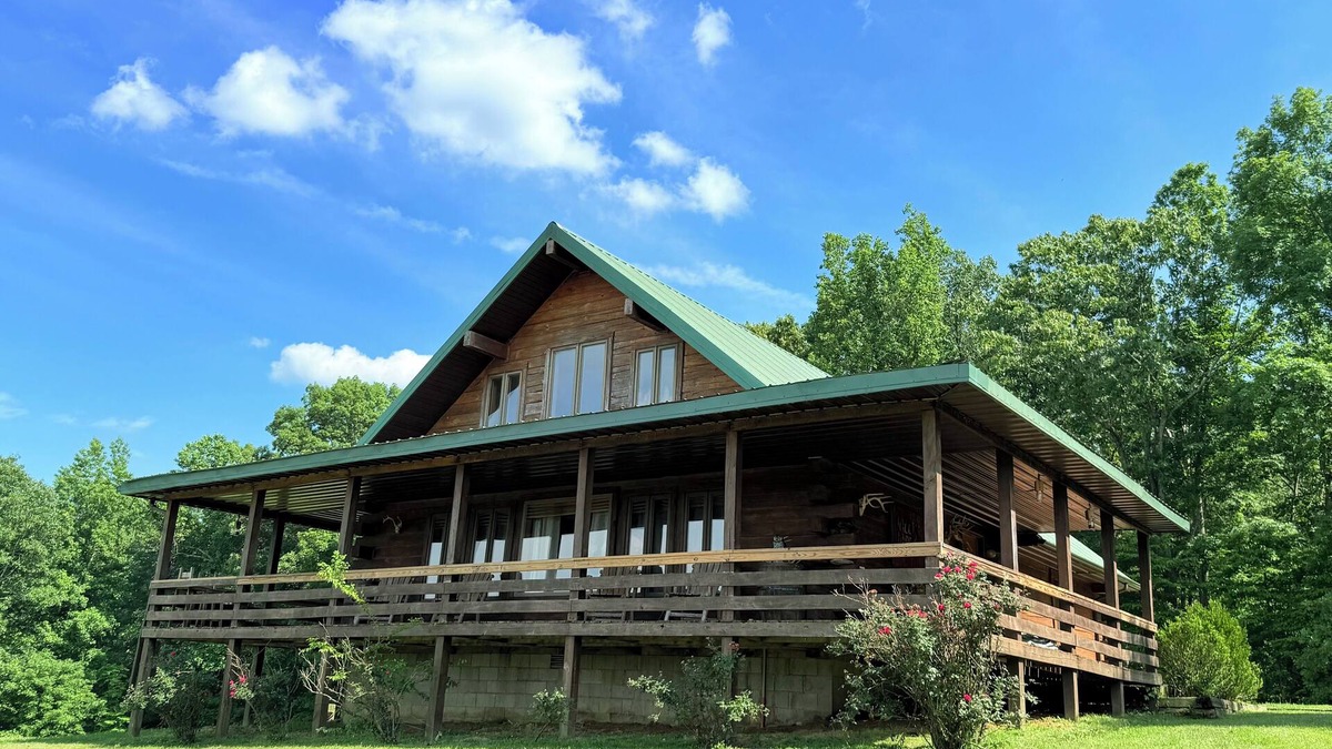 Hardin County Cabin | Beautiful custom built cabin near Garden of the Gods