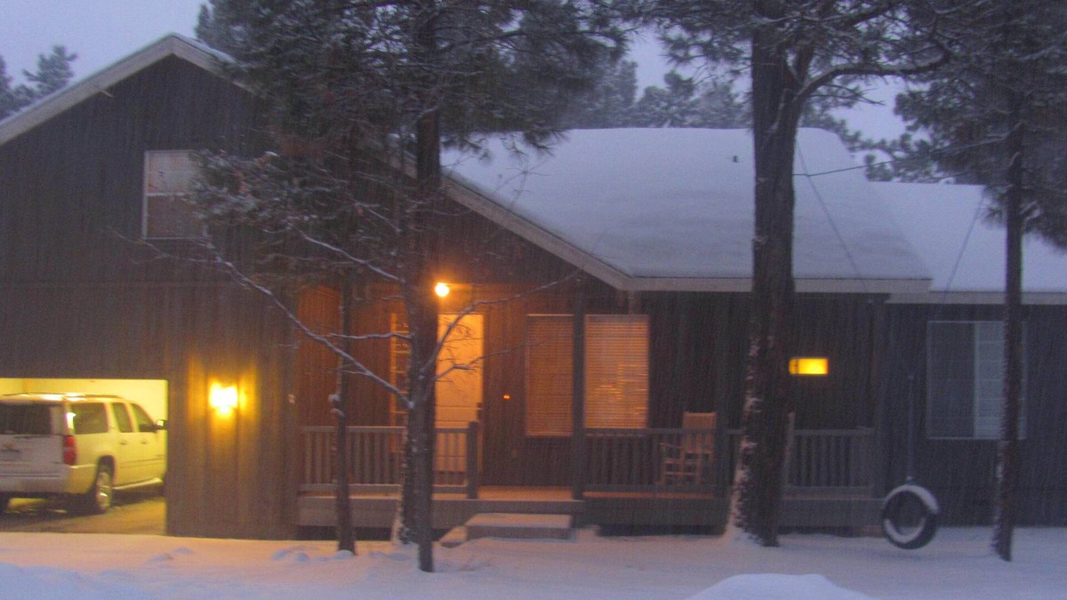Pinetop House | Beautiful Custom Home in the Pinetop Country Club Area with free Wi-Fi