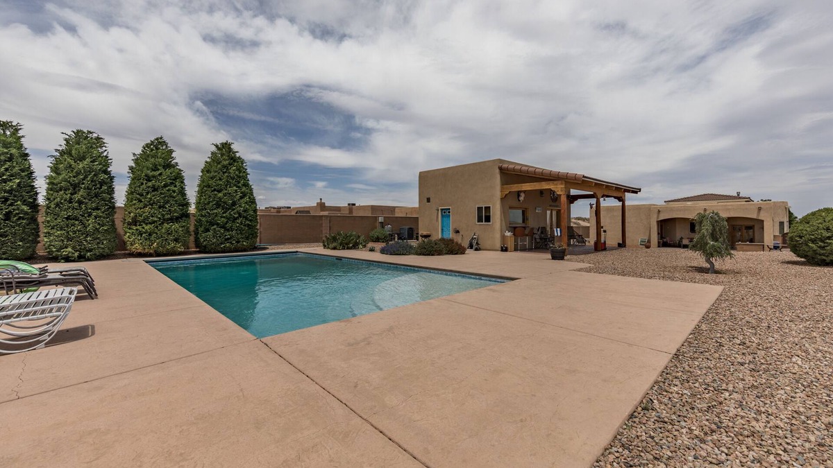 Ranchito House | Beautiful Custom Quiet Poolside Casita
