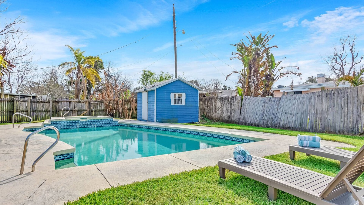 South Daytona House | Beautiful Daytona Beach home with pool- 10 min from the beach