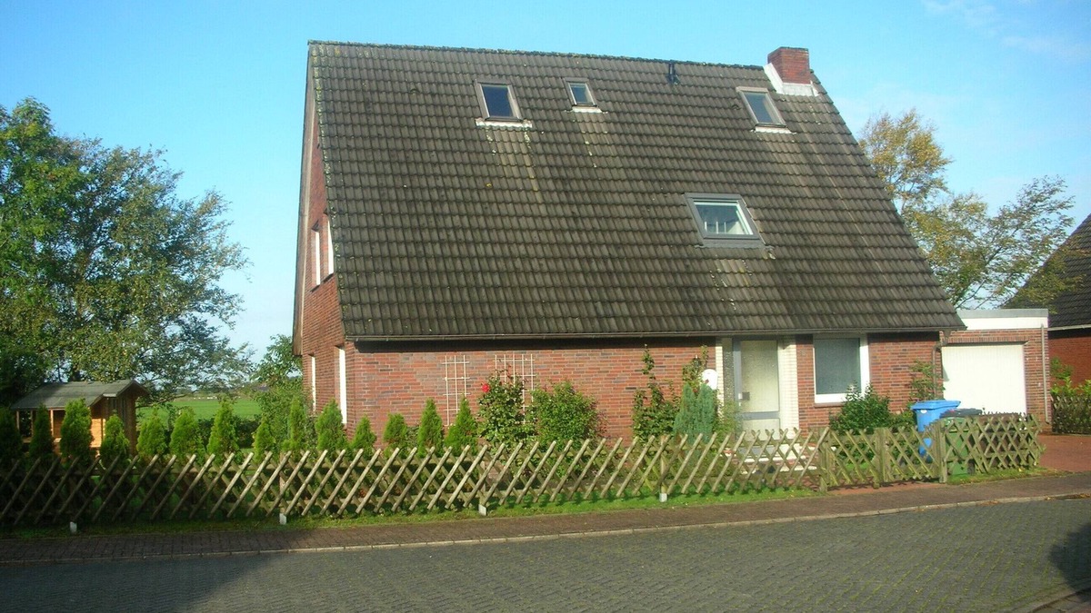 Dornum Apartment | Beautiful fine apartment with garden, meadow, view of water and land