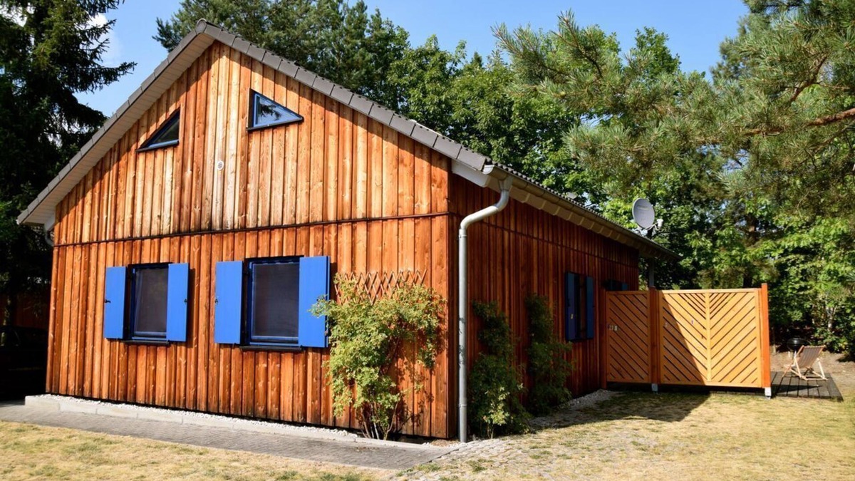 Wackersdorf House | Beautiful vacation home with a patio and gallery