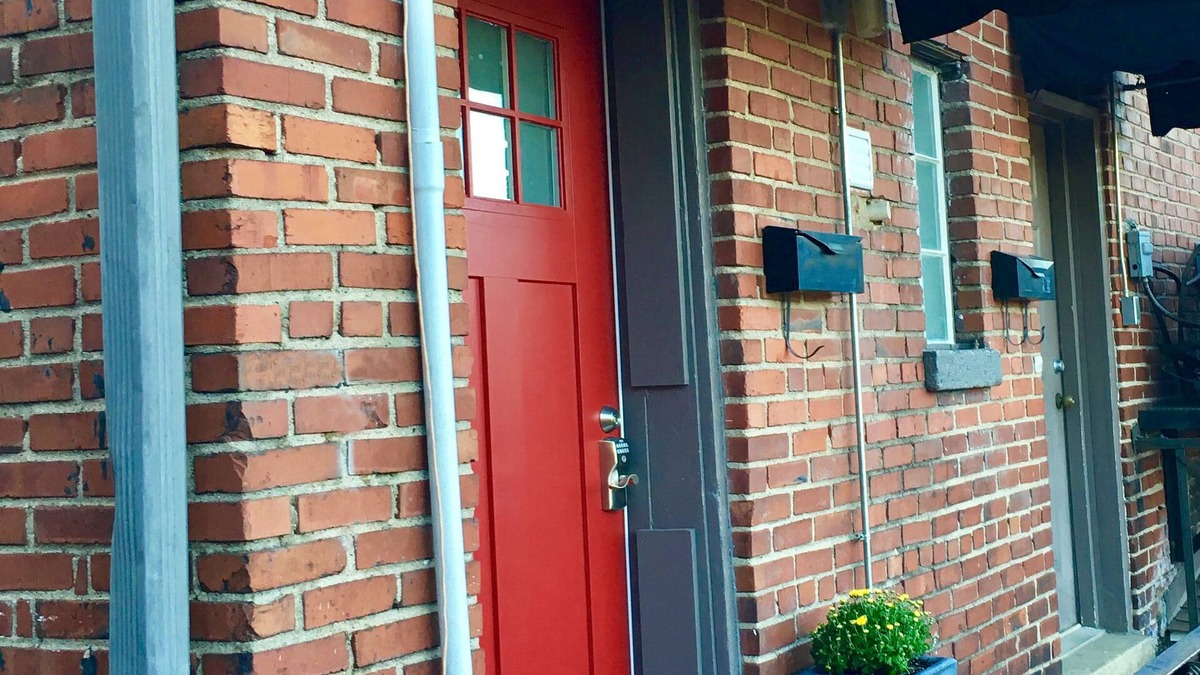 Bardstown Apartment | Beautiful Decorated Apartment located in the heart of Downtown Bardstown, KY