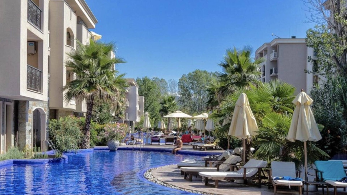 Chaika Apartment | Beautiful Deluxe 2-Bed Apartment in Sunny beach