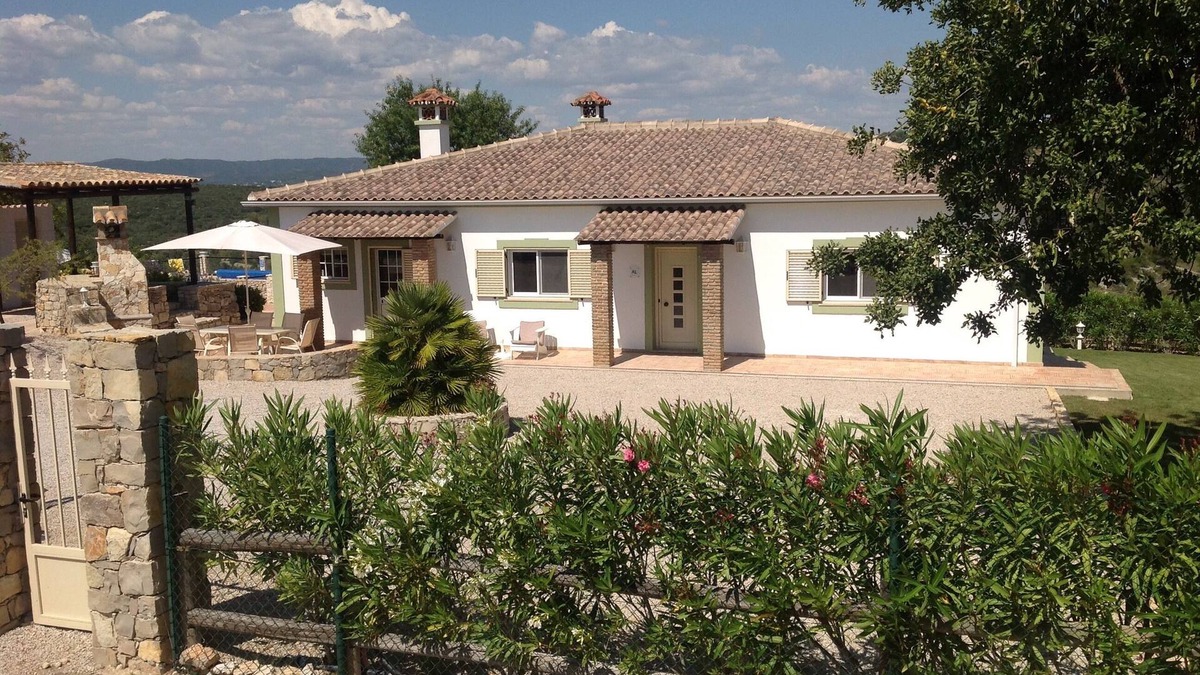Vale do Telheiro Villa | Beautiful detached villa with pool, gardens and wonderful views