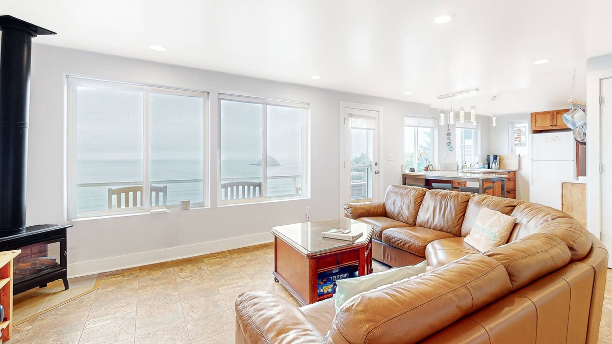 Oceanside Apartment | Beautiful & dog-friendly ocean views with a private patio