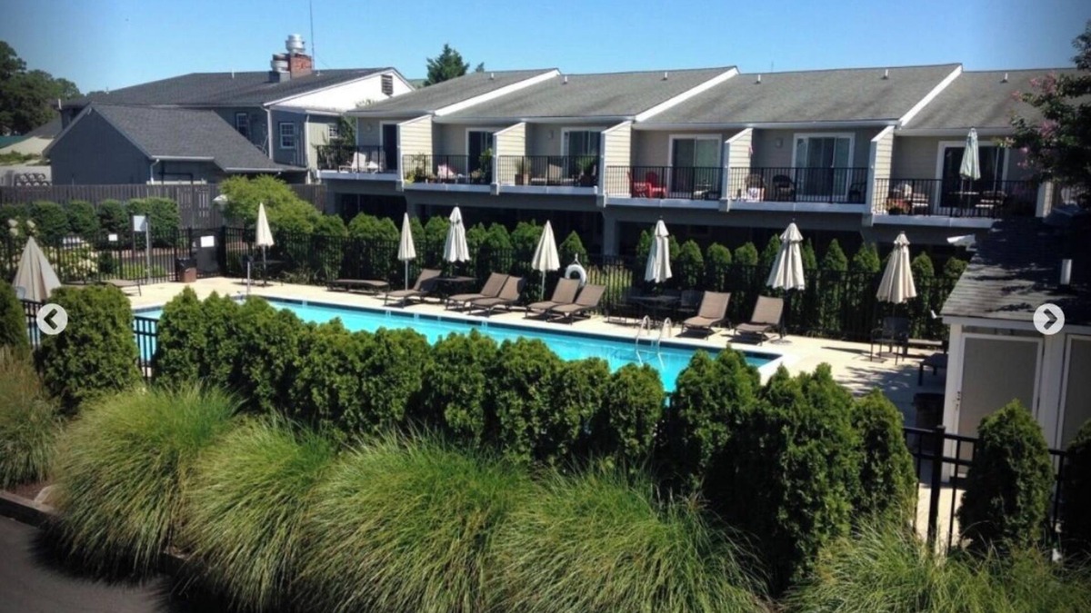 Country Club Estates House | Beautiful downtown Rehoboth Beach townhouse - 3 blocks to the beach/boardwalk.