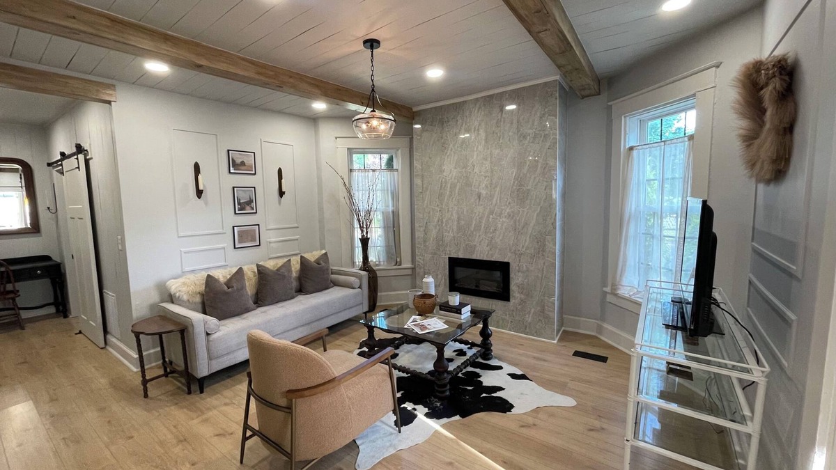 Alma Apartment | Beautiful Downtown 3bd apartment close to all the good stuff!