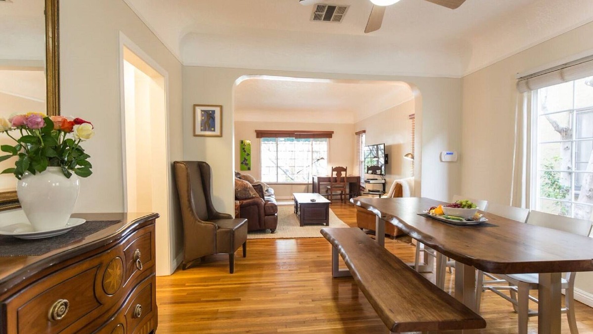 Norma Triangle Apartment | Beautiful Duplex In West Hollywood!