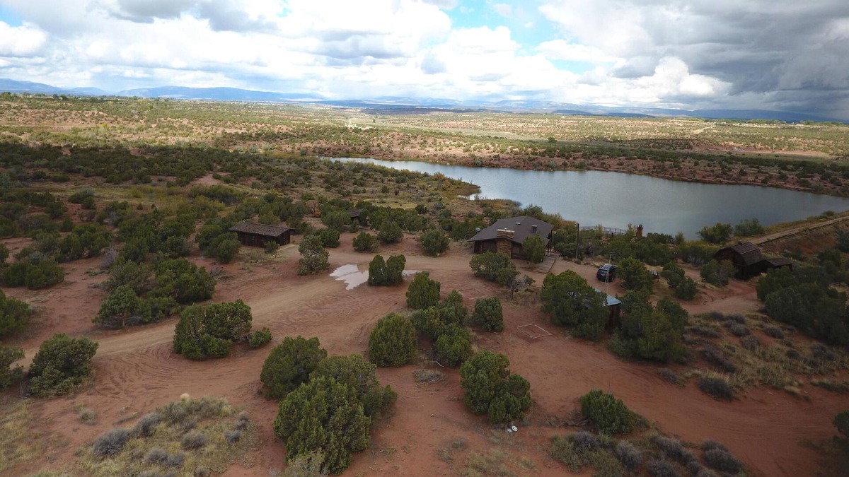 Duchesne County Cabin | Beautiful Eagle Lodge at Six Lakes Resort and Fishing Preserve