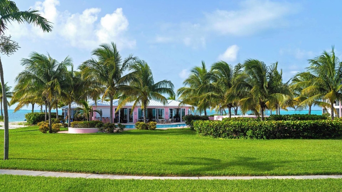 Treasure Cay Resort | Beautiful Eclectic Decor on the Beach - Sleeps 6 guests