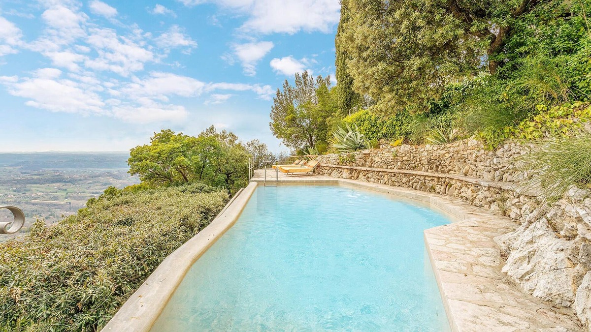 Poggio Catino House | Beautiful, elegant villa overlooking the valley around Poggio Catino.