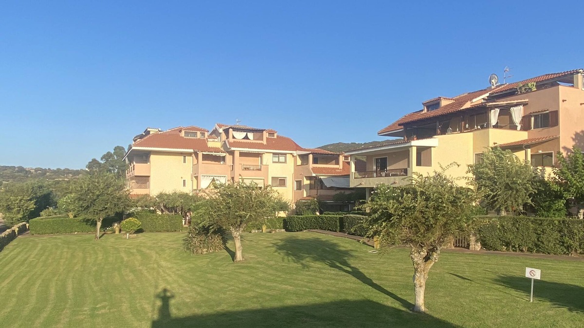 Golfo di Marinella Apartment | Beautiful Emerald Coast 2 bedroom w/AC near Porto Rotondo
