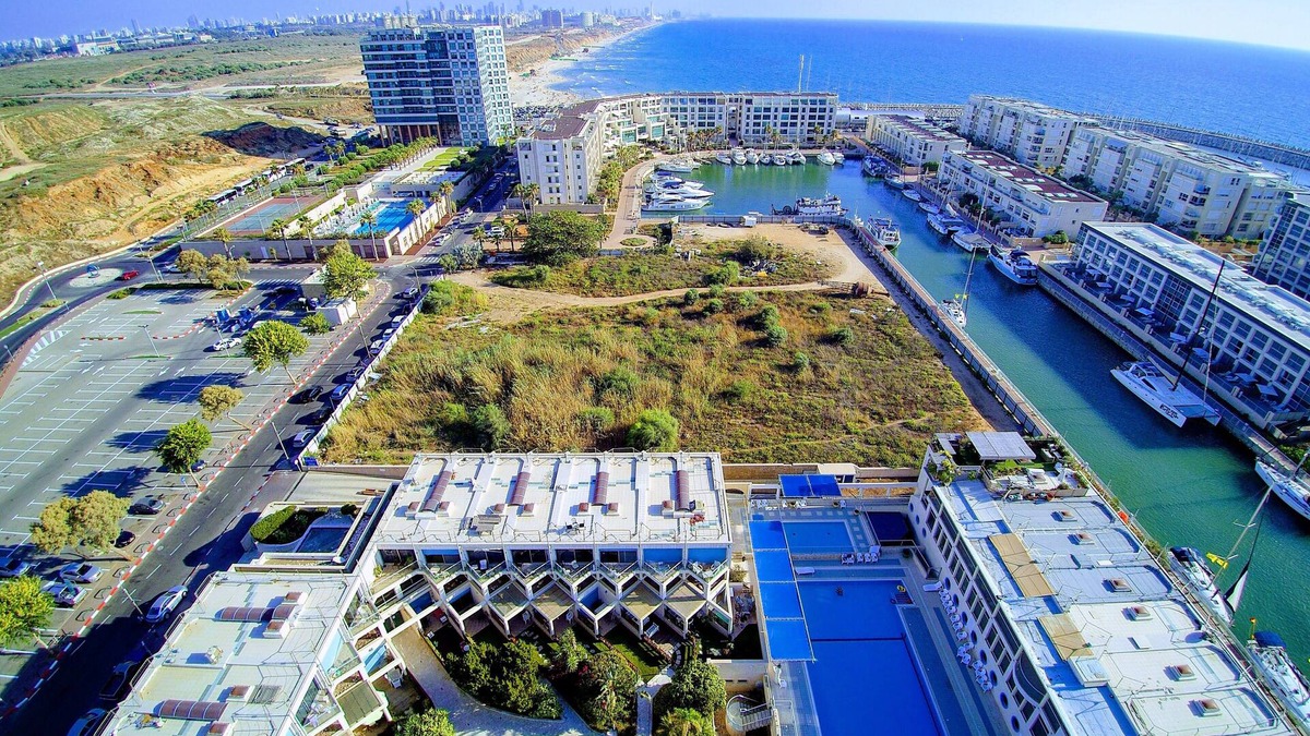 Herzliya Pituach Apartment | Beautiful entire garden suite in marina Herzliya - the place family friendly