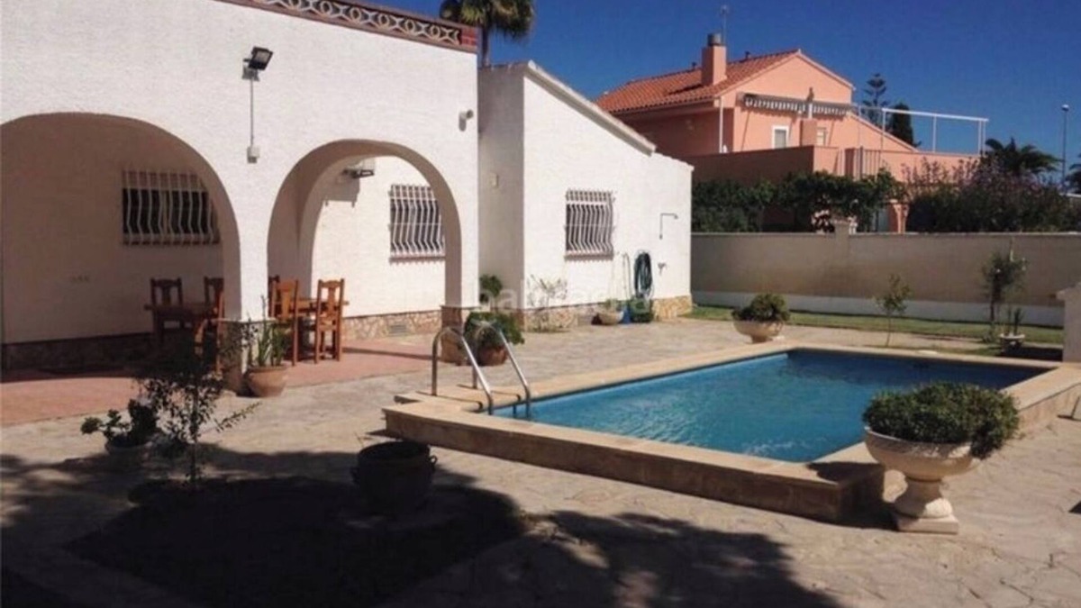 L'Eucaliptus House | Beautiful house in the Ebro Delta with outdoor pool and 100 m. from the beach