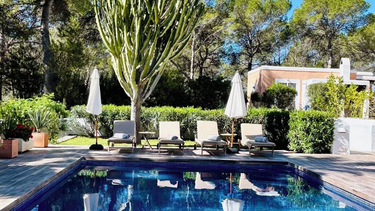 Sant Carles de Peralta House | Beautiful house for 6 people located in the countryside