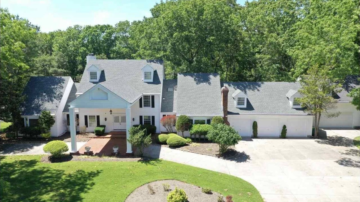 Egg Harbor City House | Beautiful Estate with Tennis Court and Swimming Pool