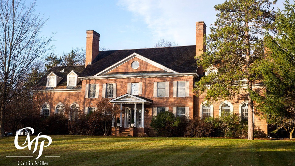 Old Chatham House | BEAUTIFUL ESTATE: POOL, POND, ARCADE, GYM, TRAILS! REDUCED RATE FOR SMALL GROUPS