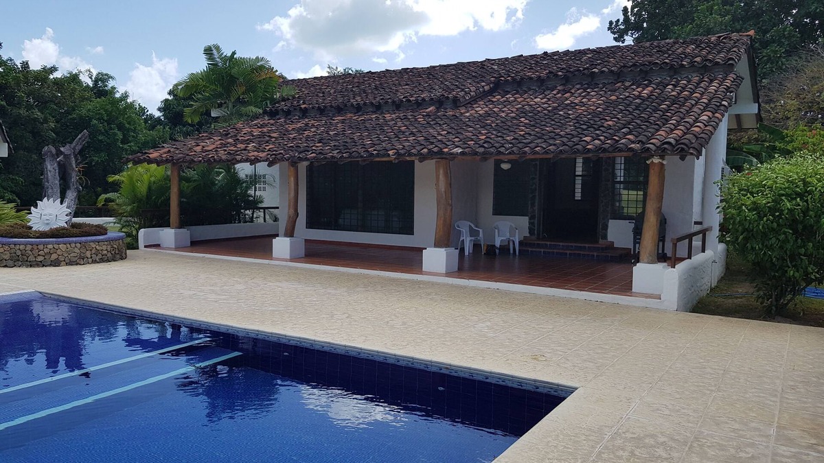 San Jose House | Beautiful Estate Property near the Beach