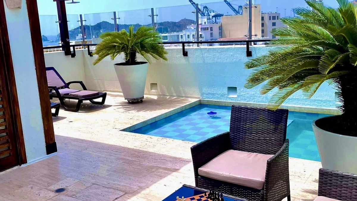 Historic Center House | Beautiful Executive Penthouse