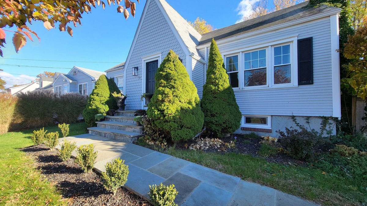 Fairfield House | Beautiful Fairfield Beach Area home, 5 minute walk to beach, town & train