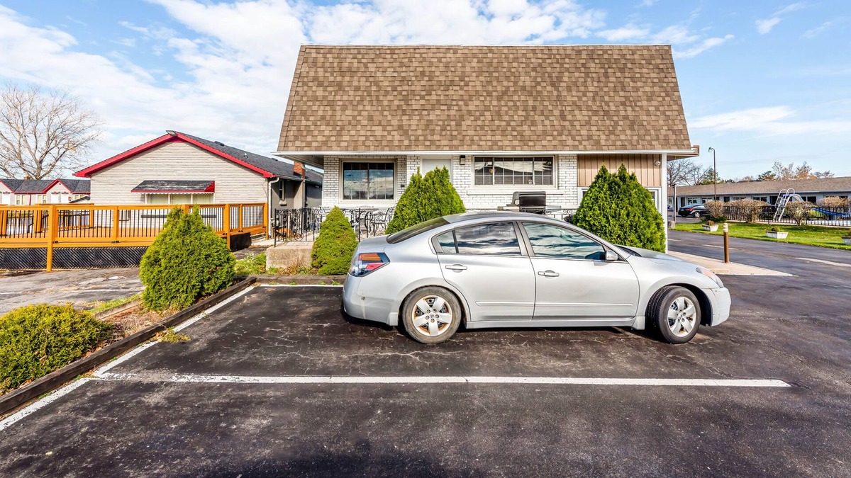 Niagara Falls House | Beautiful Family friendly Holiday home Close to Falls