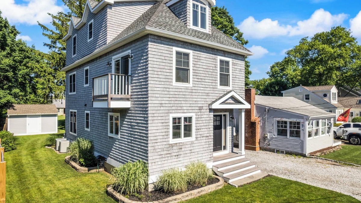 Saybrook Manor House | Beautiful Family Friendly Beach Home in Old Saybrook!