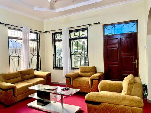 Mbezi House | Beautiful Family & Friendly House in Kinyerezi