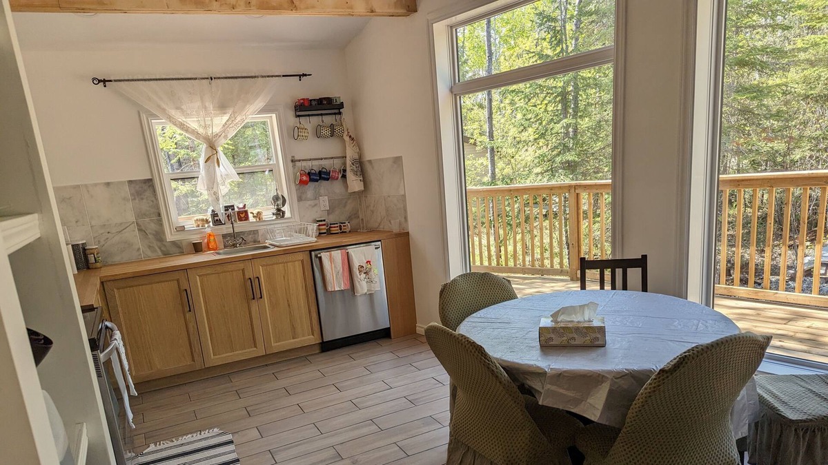 Hecla-Grindstone Provincial Park Cabin | Beautiful family friendly cottage minutes from beach