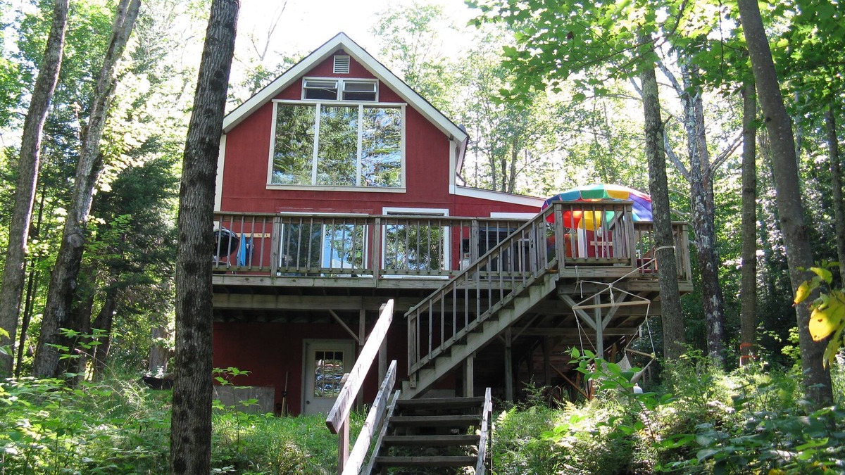 Liberty Cabin | Beautiful, Family Friendly Lakeside Cabin in the Woods