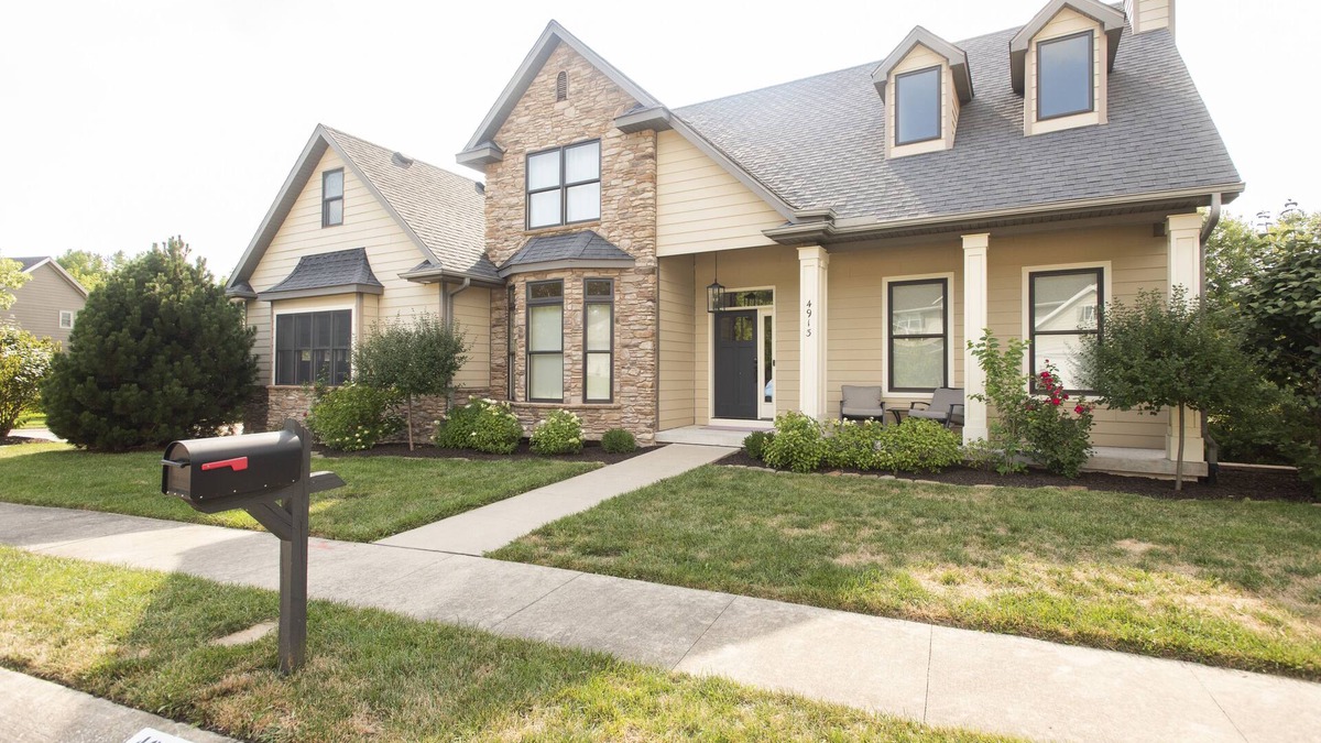 Columbia House | Beautiful family home close to MU football stadium