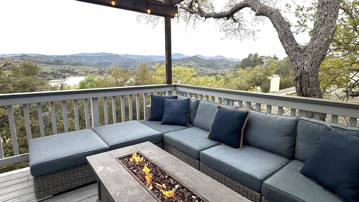 Oak Shores House | Beautiful Family Lodge with room for everyone