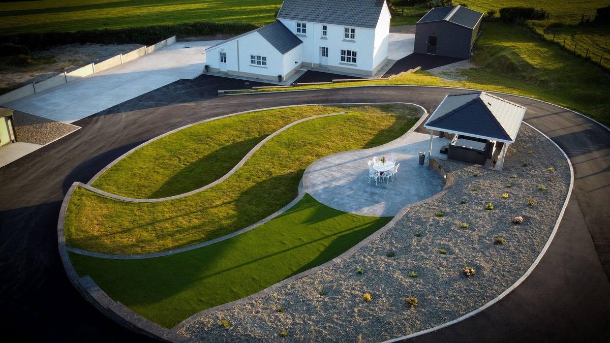Whitland Cottage | Beautiful farm house with luxury hot tub