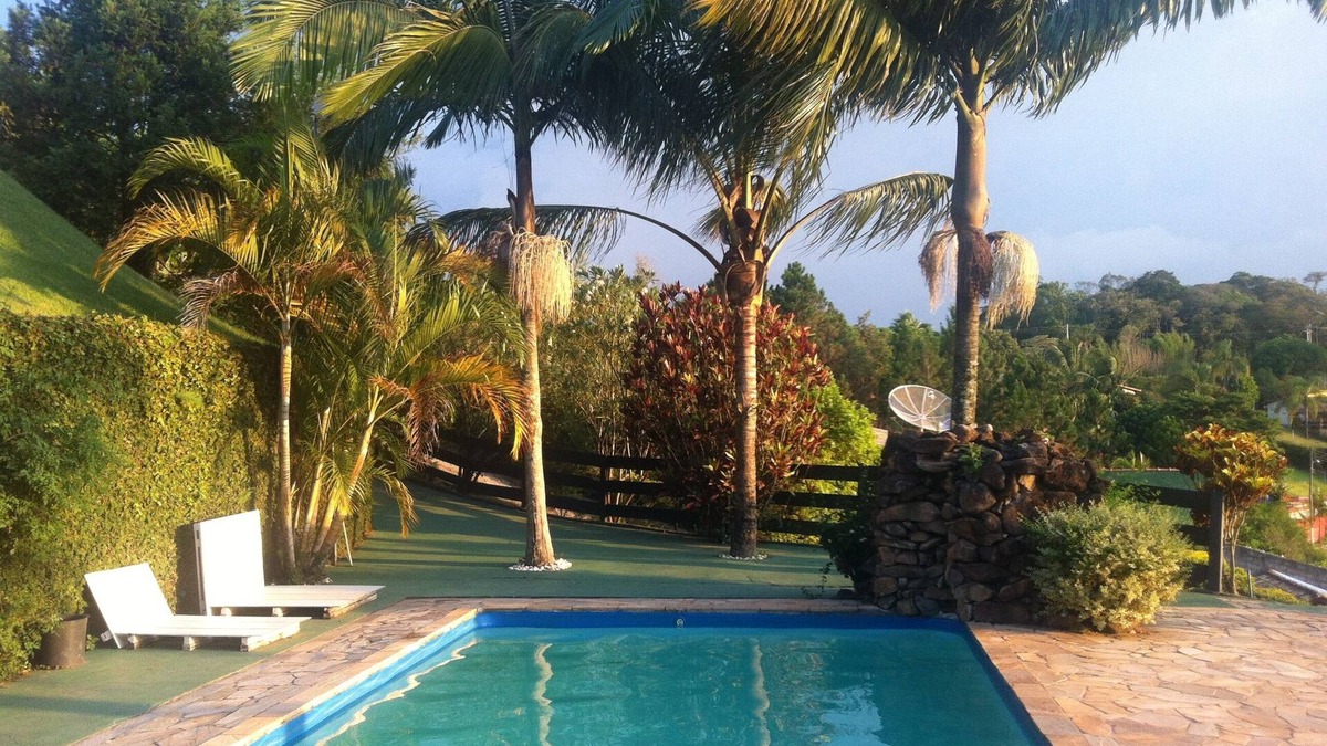 Portao House | Beautiful farm, mountain climate Gated community!