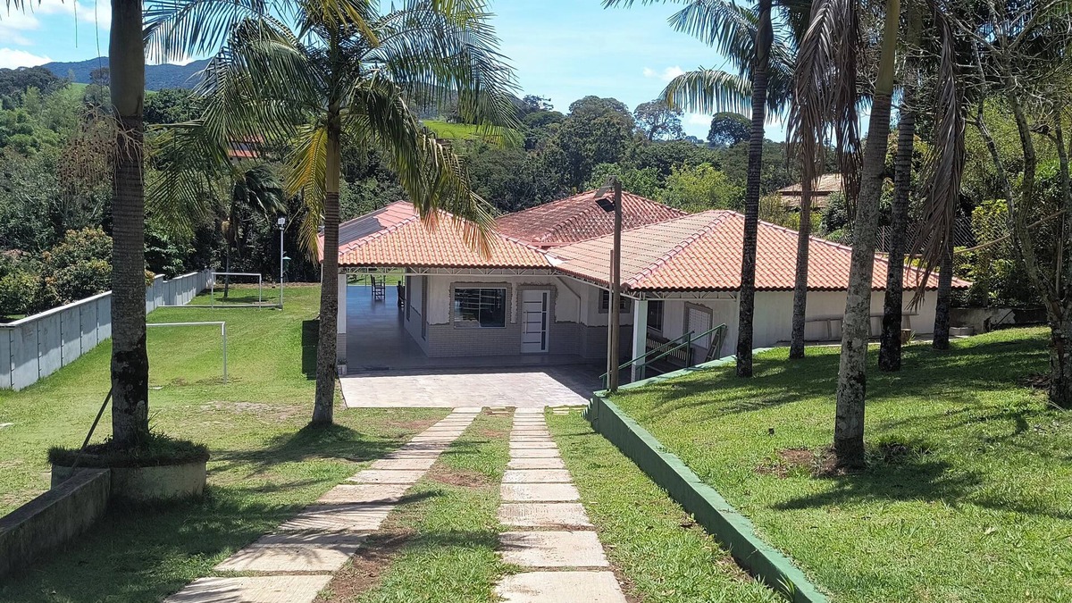 Extrema House | Beautiful farm with swimming pool, a small island. Near the Rio Jaguari Waterfall.