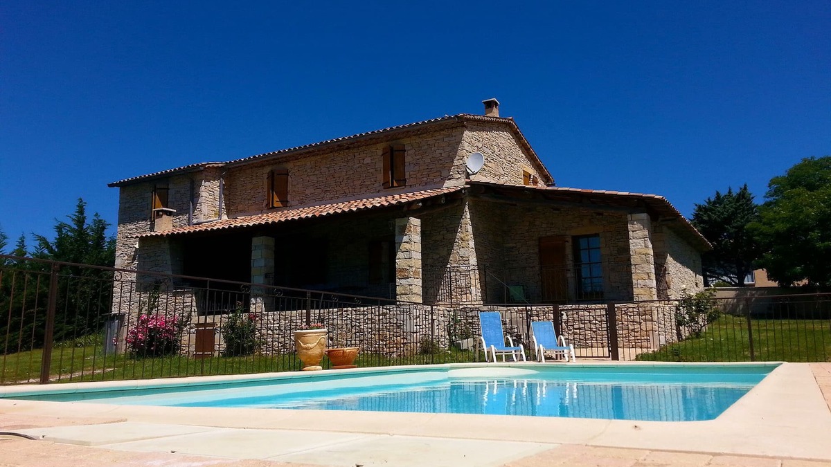 L'Hospitalet House | Beautiful farmhouse in Provence with private pool ideal for families