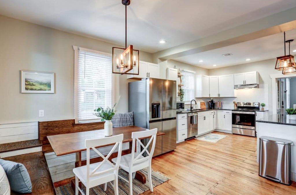 Elizabethtown House | Beautiful Farmhouse close to Lanc Hershey Etown