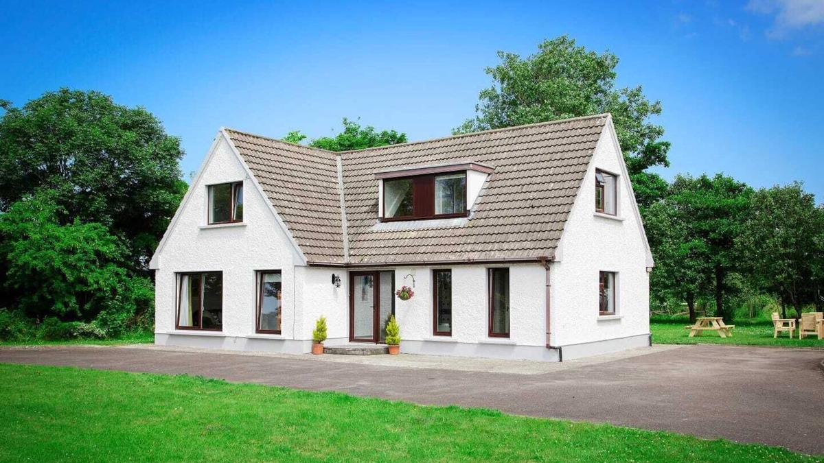 Ardfert House | Beautiful Farmhouse in Ardfert Co Kerry, Ireland