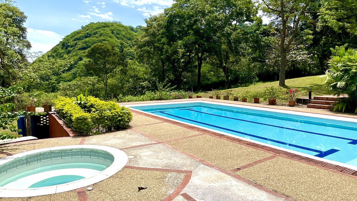 Tobia House | Beautiful FINCA House Pool Volleyball WiFi Villeta