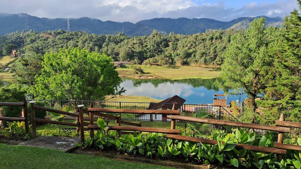 Guatape House | Beautiful Finca with amazing views great location.
