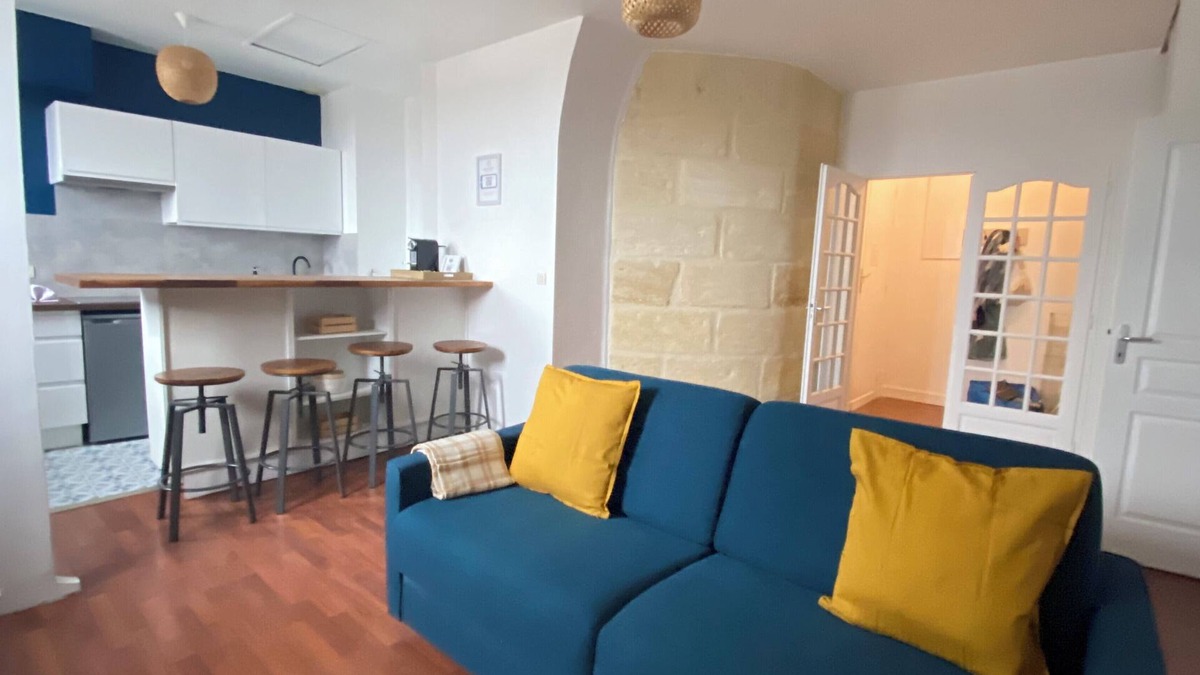 Bordeaux Golden Triangle Apartment | Beautiful flat in a historic building near the Allées de Tourny