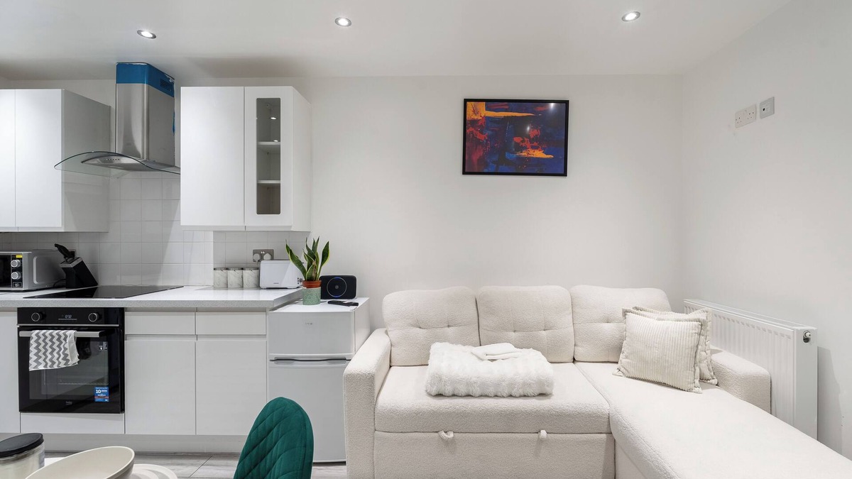 Stepney Green Apartment | Beautiful Flat in London- Close to Central London- Canary Wharf- London ExCel