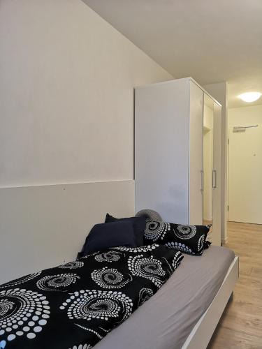 Friedrichshofen-Hollerstauden Apartment | Beautiful flat, near westpark & hostpital, easy parking